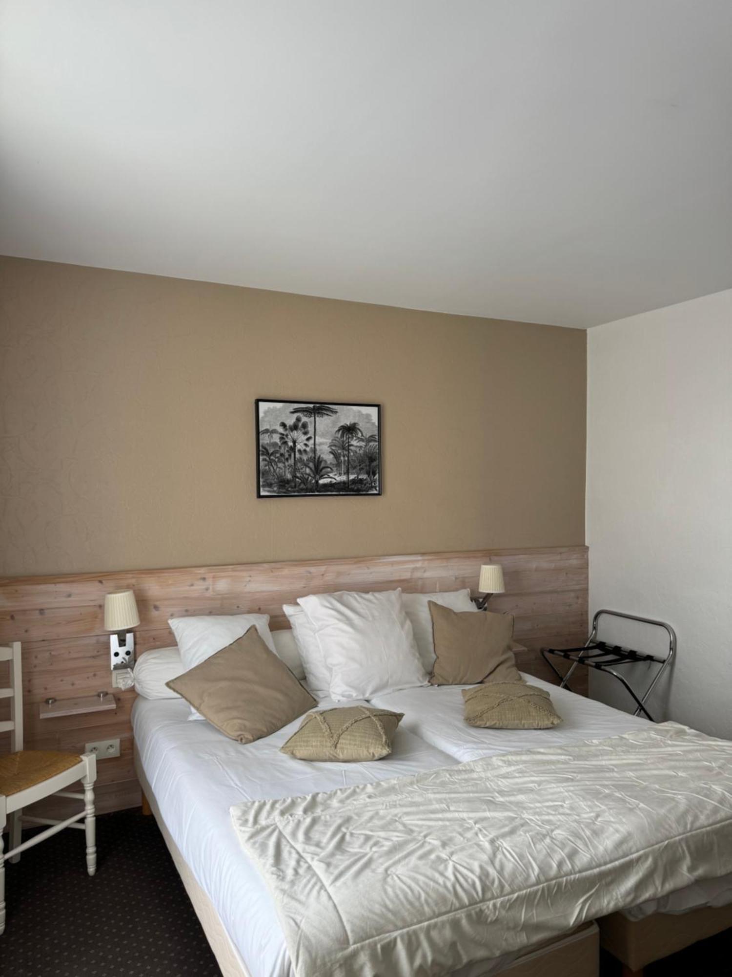 Chez-Marion Hotel Merville-Franceville-Plage Ngoại thất bức ảnh